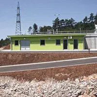 Zadnja čistilna naprava v kraško-brkinskih občinah je zrasla na Kozini. Stala je približno 700.000 evrov, prečiščevala bo lahko odpadne vode 2000 populacijskih enot.