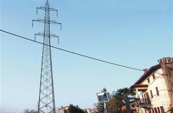 Družba Elektro Primorska bo poslej le upravljala  distribucijsko omrežje,  elektriko pa bo odjemalcem prodajala njena hči, družba E3  