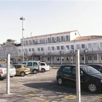 Koprska policijska uprava bo očitno še nekaj časa domovala na sedanjem naslovu