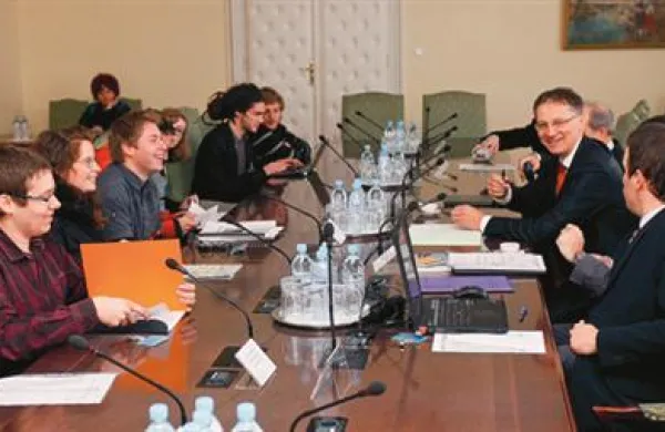 Študenti v vladi