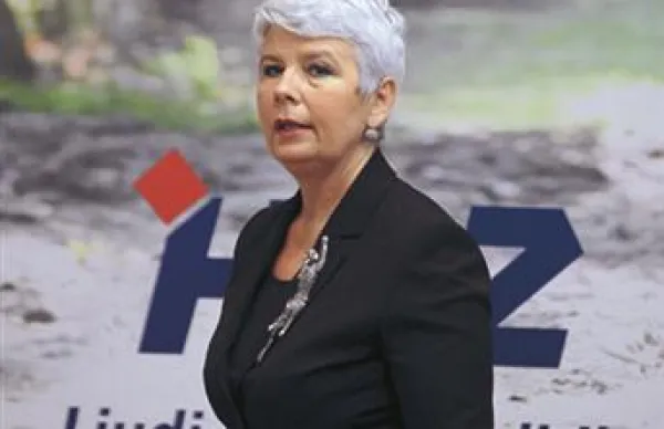 Preiskovalci hrvaškega protikorupcijskega urada so 11. novembra zaslišali hrvaško premierko Jadranko Kosor o financiranju HDZ