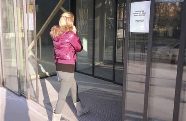 Na centrih za socialno delo  pričakujejo povečan obisk