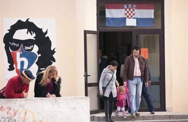 Na Hrva&scaron;kem prepričljiva zmaga leve sredine