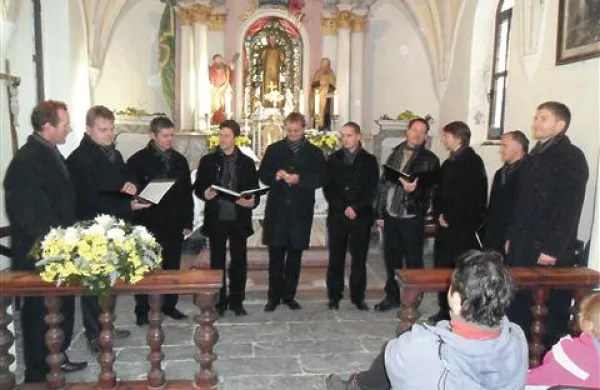 Paslejdn'ca prera&scaron;ča v srečanje Bačarjev