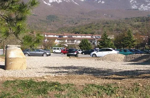 Dokler ne dobijo gradbeno dovoljenje, s parkiriščem ne bo nič
