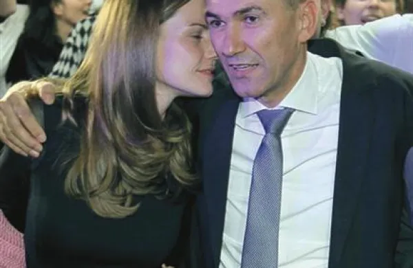 Janez Janša z ženo