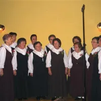 Pevska skupina Društva kmečkih žena na jubilejnem koncertu v Čeljah