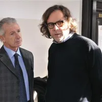 Odvetnika Paolo Votti (levo) in Alessandro Giandrossi, ki zastopata svojce pokojnih slovenskih potapljačev, pred dvorano sodnika za predhodne preiskave  