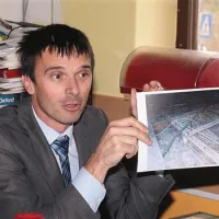 Matevž Ravnikar: “Podstrešje stavbe PHE je že povsem razsuto in nagnito.” 