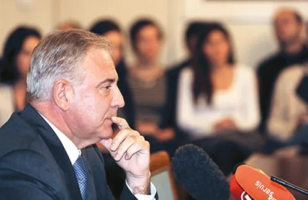 Ivo Sanader bo za izpust iz pripora moral plačati 12,4 milijona kun (1,8 milijona evrov) varščine, ki je najvišja v zgodovini hrvaškega pravosodja