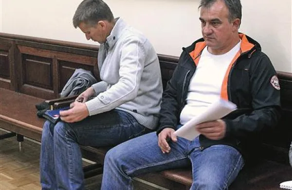 Franc Stopnišek (levo) in Vladan Obrenovič sta le z enim argumentom uspela prepričati višje sodnike. Prvega čaka pet let in pol zapora, drugega pa pol leta manj.