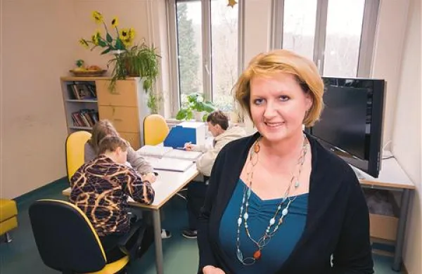 Po prepričanju direktorice VDC Teje Leban stoji za vsemi kritikami na račun vodenja zavoda ena sama oseba