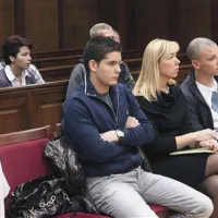 Mattia Zambetti (levo) in Eugenio Russo sta bila včeraj redkobesedna.  Pred senatom sta se opravičila za svojo napako.