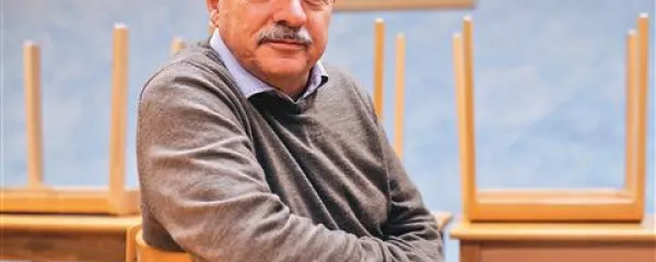 Ko žabo tre&scaron;či&scaron; ob steno, se spremeni v princa