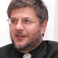 Leon Klemše: “Verjetno je dolg, ki si ga želijo poplačati banke, tak, da jim ga z znižano ceno ne bi uspelo,   in bi v svojih bilancah imele  neposredno izgubo.” 