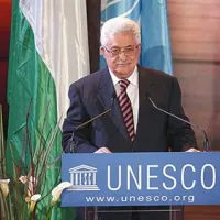 Palestinski predsednik Mahmud Abas je po dvigu zastave dejal, da članstvo v Unescu pomeni prvo pomembno priznanje njegove države in upa, da bodo temu sledile tudi druge organizacije 