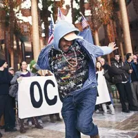 Protestniki so se preoblekli v lignje