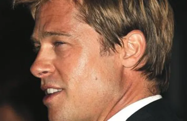 Brad Pitt je nastopil v dveh filmih, ki veljata za favorita na prihajajoči podelitvi oskarjev, in sicer v Drevesu življenja Terrencea Malicka in Zmagovalec Bennetta Millerja