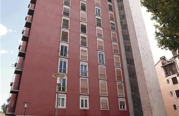 V koprskem Rdečem križu razmišljajo, da bi bivalne enote morda lahko uredili v tako imenovanem Tomosovem bloku