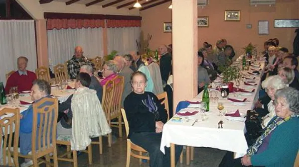 Tako so se pred nekaj tedni zbrali uporabniki pomoči na domu, ki jo je doslej izvajal Center za socialno delo. Tudi na občini so z njegovim delom zadovoljni; s koncesionarjem pa bodo skušali to storitev nuditi še več občanom.