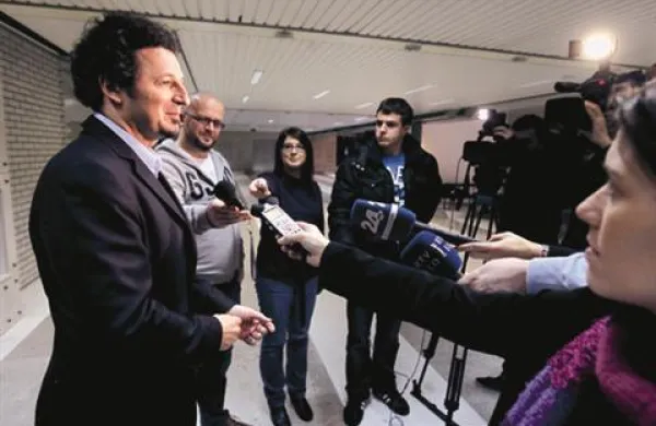 Dokončne odločitve glede vstopa SD v koalicijo danes predsedstvo ni sprejelo, temveč naj bi se le seznanilo s potekom pogajanj z najverjetnejšim mandatarjem Zoranom Jankovićem, je novinarjem povedal Patrick Vlačič