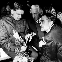 Vilenica 1990 (z leve): nagrajenec, litovski pesnik  Tomas Venclova in tedanji motor  Društva slovenskih pisateljev, tajnik  Veno Taufer in predsednik Rudi Šeligo