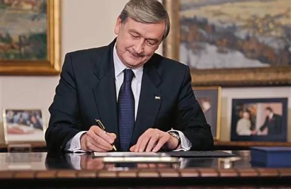 Predsednik države Danilo Türk je za 21. decembra ob 10. uri razpisal ustanovno sejo državnega zbora