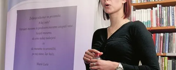 Med predstavitvijo diplome v domači knjižnici