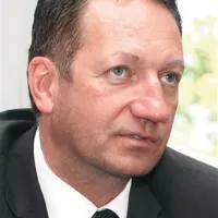 Boris Popovič: “Kdor je toliko časa plačeval nerealno in prenizko ceno pristojbine na elitnih lokacijah v mestu, se bo moral v prihodnje zavedati, da je to  luksuz, za katerega bo moral plačati pošteno ceno.” 