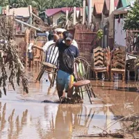 Neurje na Filipinih je terjalo več kot 650 življenj