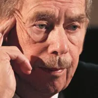 Nekdanji češki predsednik Vaclav Havel je danes po dolgotrajni bolezni umrl