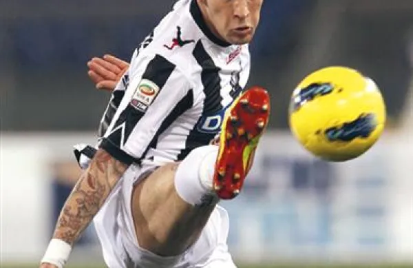 Na fotografiji nogometaš Antonio Floro Flores, ki igra za Udinese in ni zajet v obsežno policijsko preiskavo