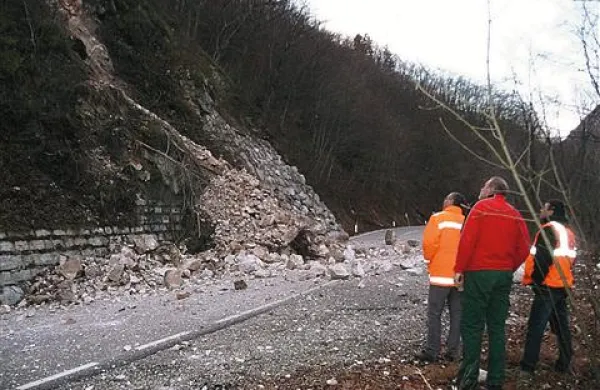 Skalovje, ki je Bovec odrezalo od Primorske, so odstranili