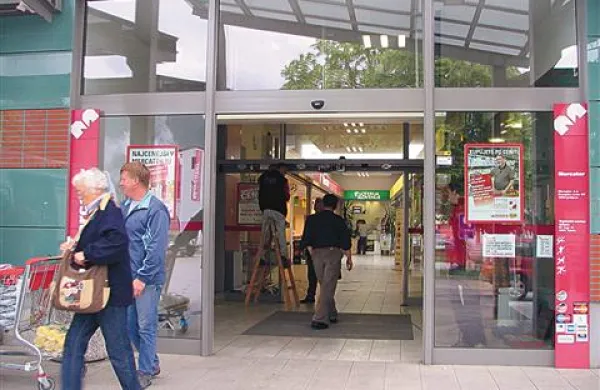 Ozračje pred prodajo Mercatorja je vse bolj zaostreno
