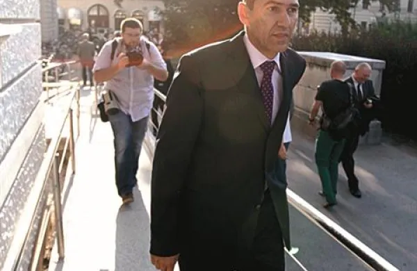 Janez Janša pravi, da zadeva Patria presega obsodbe iz prejšnjega režima 