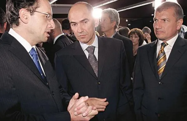 V SDS trdijo, da se o koaliciji ne pogovarjajo z nikomer