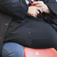  So zelo debeli ogledalo zgrešenih življenjskih navad, ali vse bolj tudi revščine, o tem natančne raziskave še ni