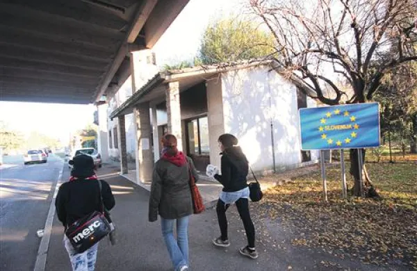 Objekt je za občino in Kinoatelje najverjetneje (vsaj za določen čas) izgubljen. Namesto mostu med Goricama bo postala - skladišče. 