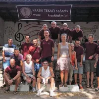 Skupinska fotografija jedra najaktivnejših članov ŠD Kraški tekači