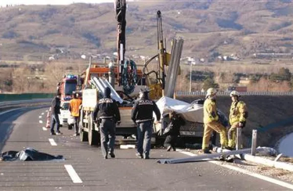 V včerajšnji nesreči na hitri cesti je v bližini Vipave umrl 42-letni romunski državljan