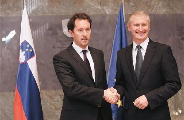 Novoizvoljeni predsednik državnega zbora Gregor Virant in njegov predhodnik Ljubo Germič