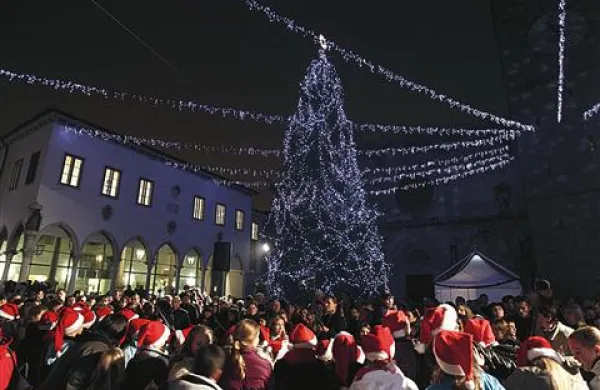 Prihodnje leto naj bi v Kopru za novoletno okrasitev in lučke plačali dvakrat več kot letos, 80.000 evrov