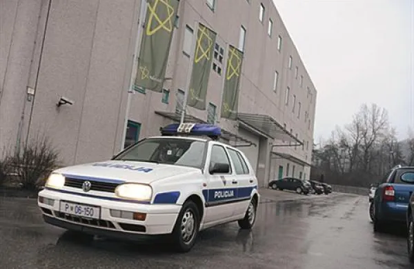 Policisti niso zadovoljni z interventnim zakonom, zato že zbirajo podpise za referendum 