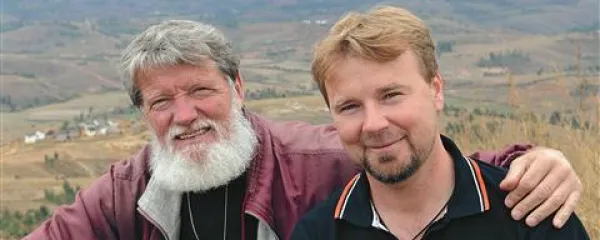 “Pedro je preprost v izrazu, močan v besedi in mogočen v dejanjih,” pravi režiser in scenarist filma Jože Možina (desno), ki je Opeko na Madagaskarju obiskal dvakrat
