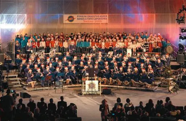 Predpraznični POK-ov koncert je vedno izjemno obiskan