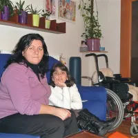 Elvane Llumnica si želi, da bi njena hčerka kljub hudi invalidnosti zaživela polno življenje