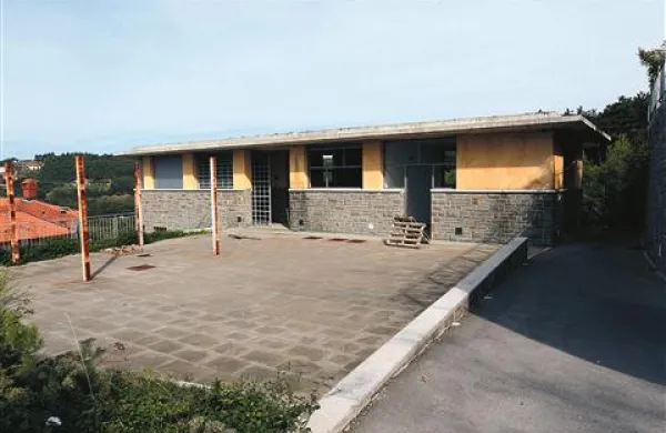 Ali bo nedokončana mrliška vežica postala Morska vila?