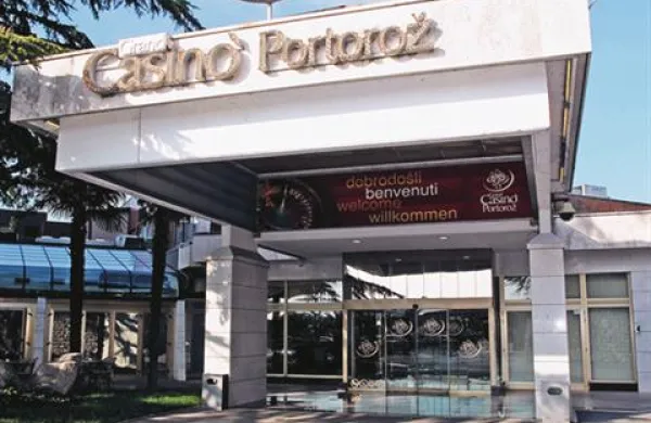 Uprava Casinoja Portorož je danes zaposlenim izplačala 60 odstotkov novembrske plače
