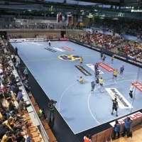 Okrog 400 gledalcev je povprečje na tekmah, največ (3000) jih je bilo, ko sta se v rokometu pomerila Cimos in Benfica 