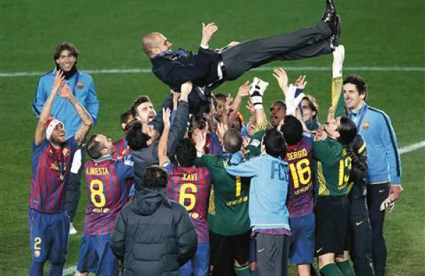 Josep Guardiola (v zraku) je z Barcelono osvojil že 13 lovorik
